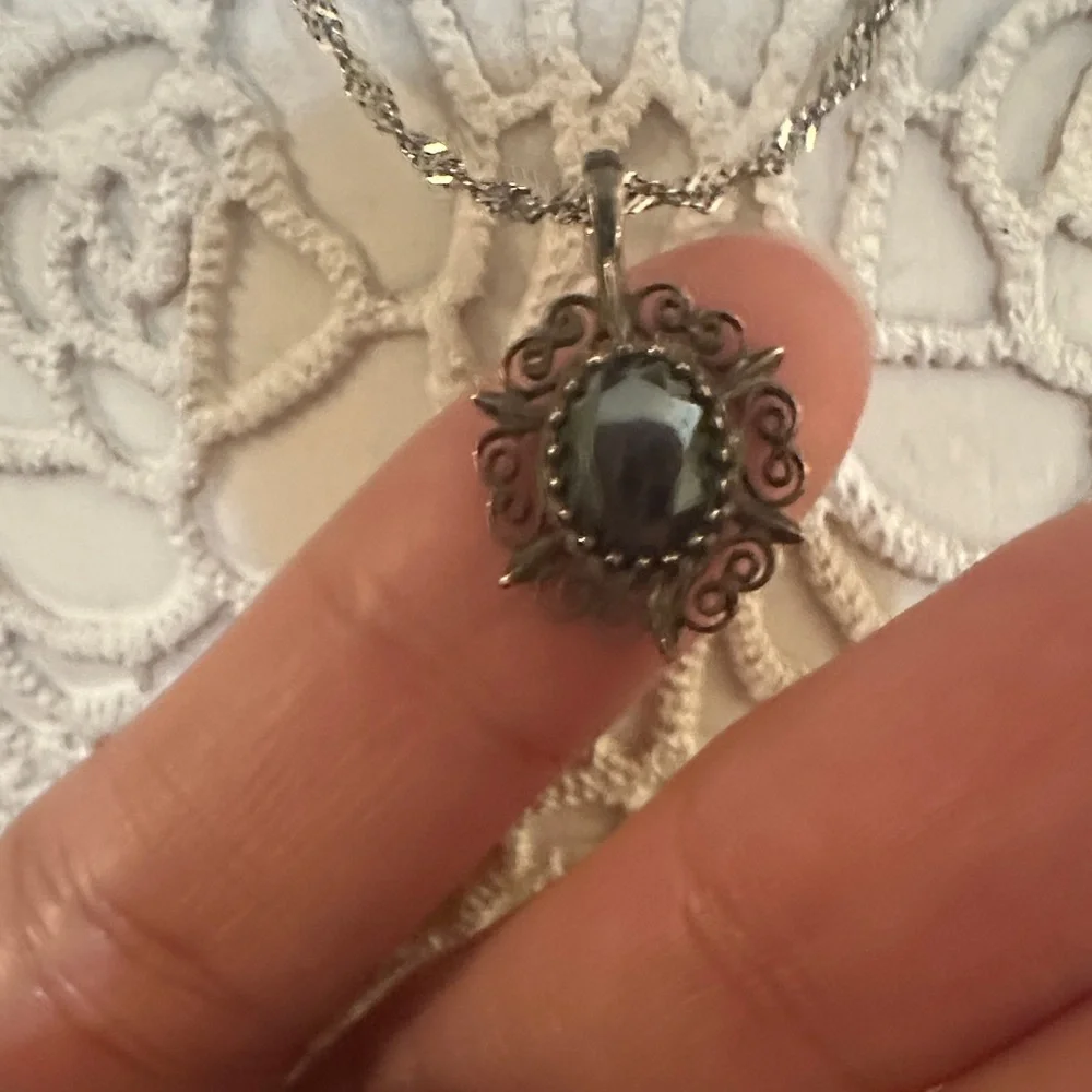 Elegant Silver Pendant Necklace